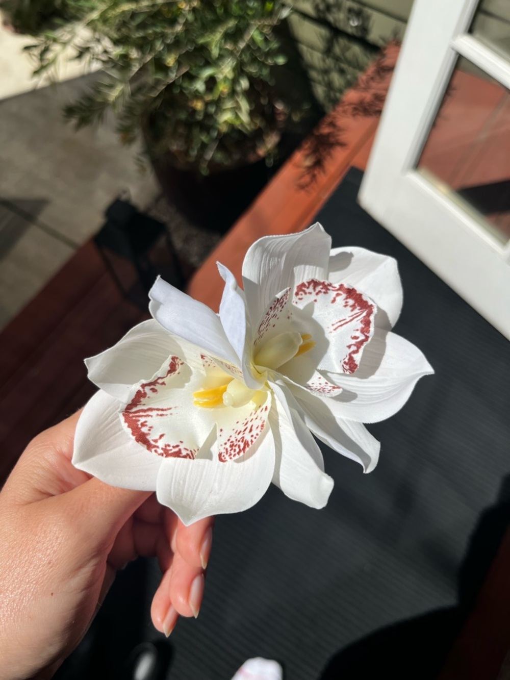 Brand new! Faux orchid hair pin - Picture 2 of 5